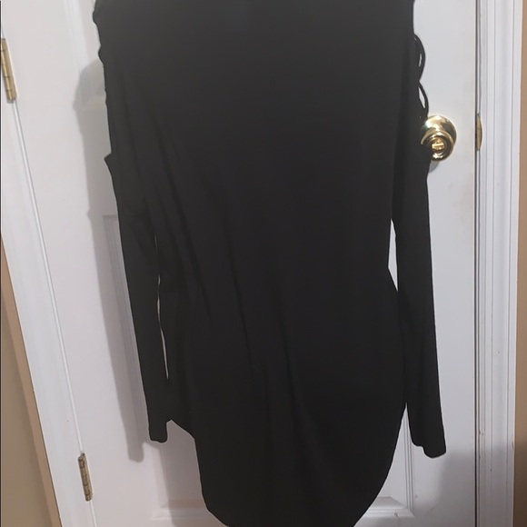 Black VENUS Cutout High Low Top - Picture 5 of 9